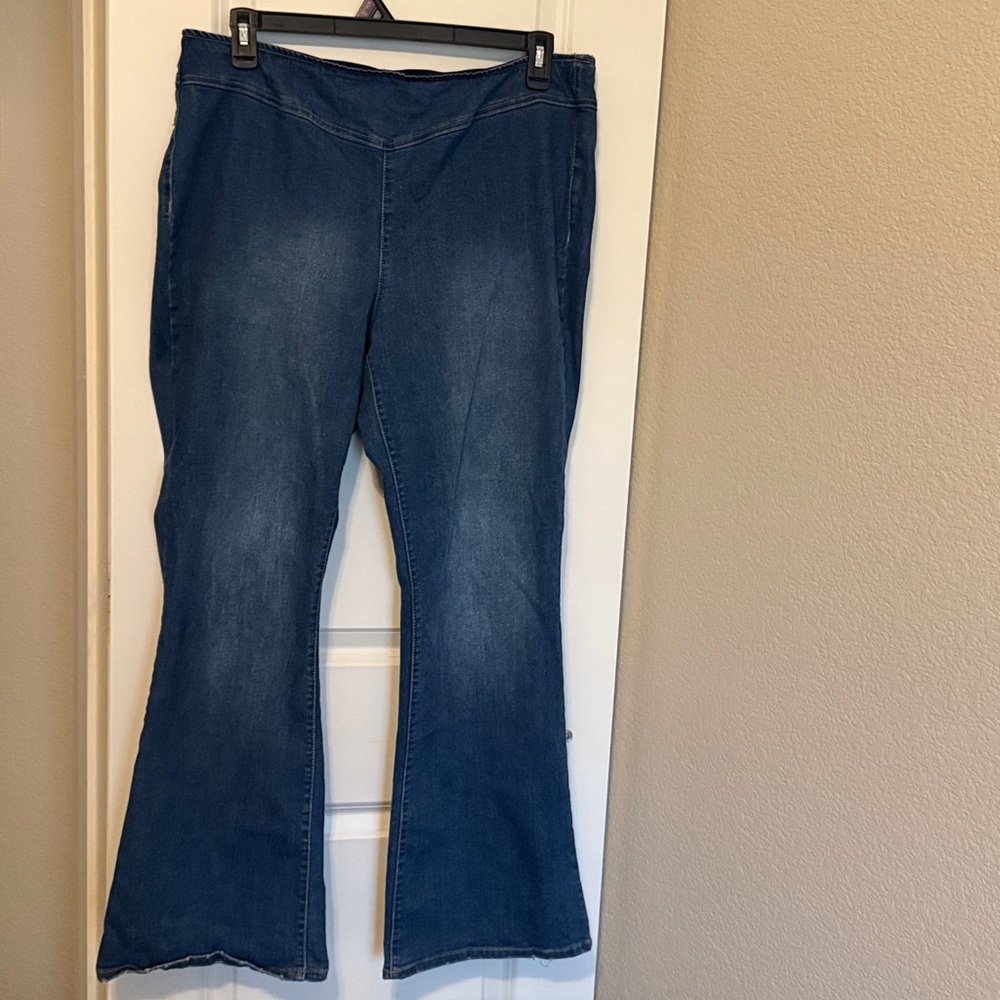 Jessica Simpson flair leg elastic waist